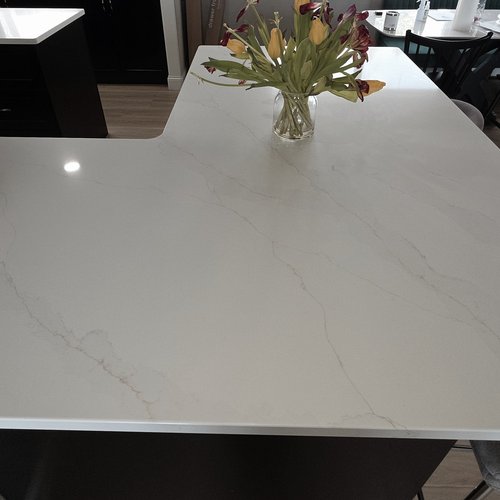 Calacatta Abezzo Quartz with Eased Edge