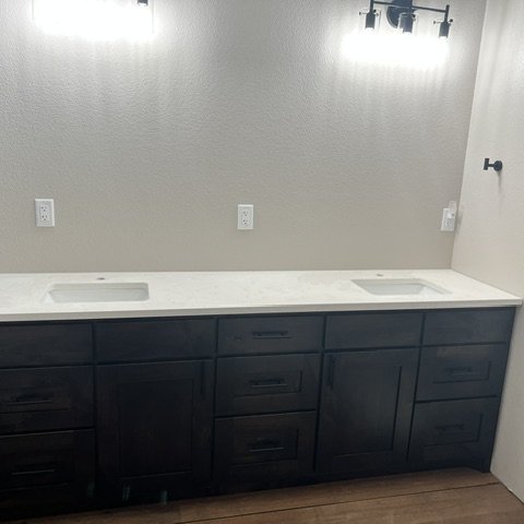Carrara Breve Quartz with an eased edge profile